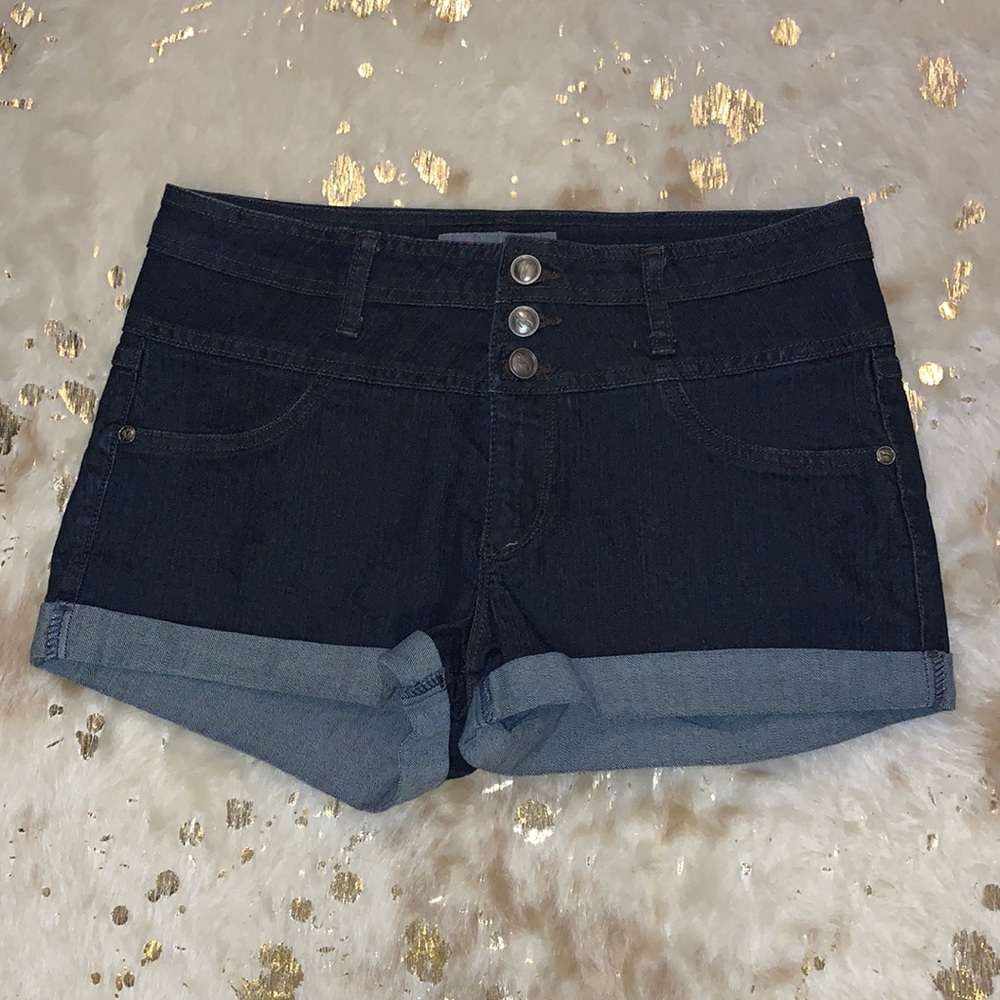 Dark wash heartbreaker Jean shorts size 4